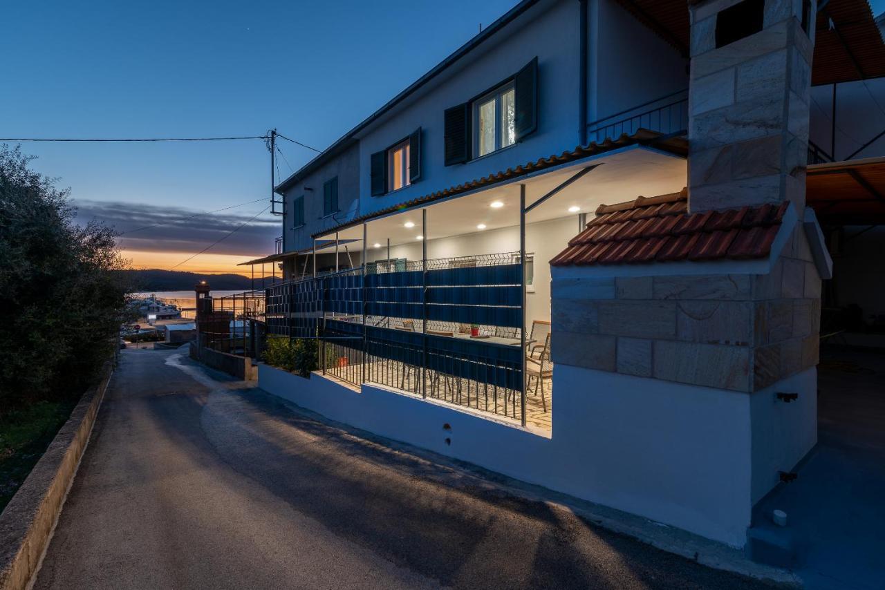 Apartment Radic-Perfect Location For Summer Activities Trogir Ngoại thất bức ảnh